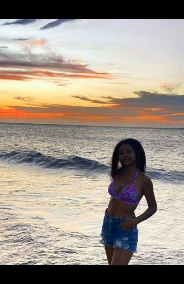 ari_brunette profile