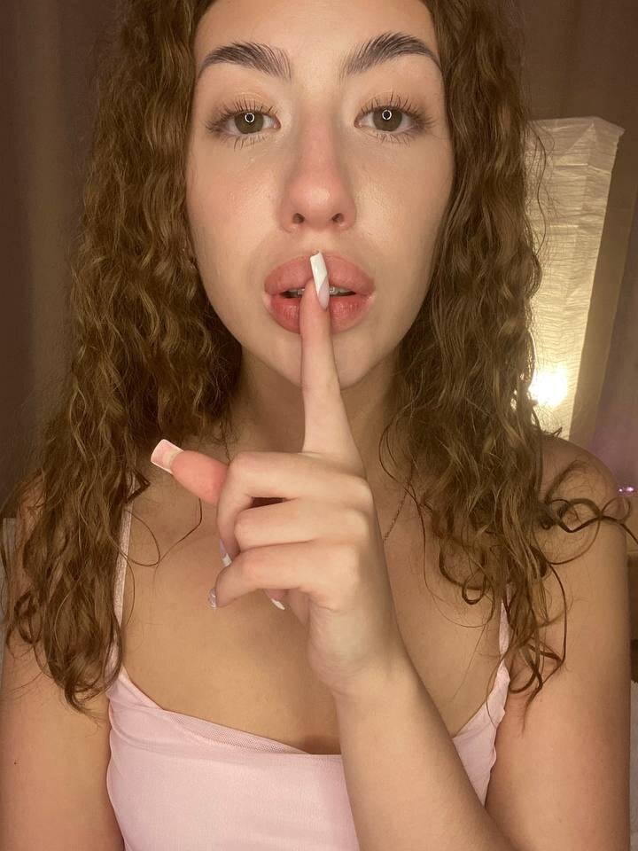 xxx-topcamgirls.com keilajeschon livesex profile in lesbian cams