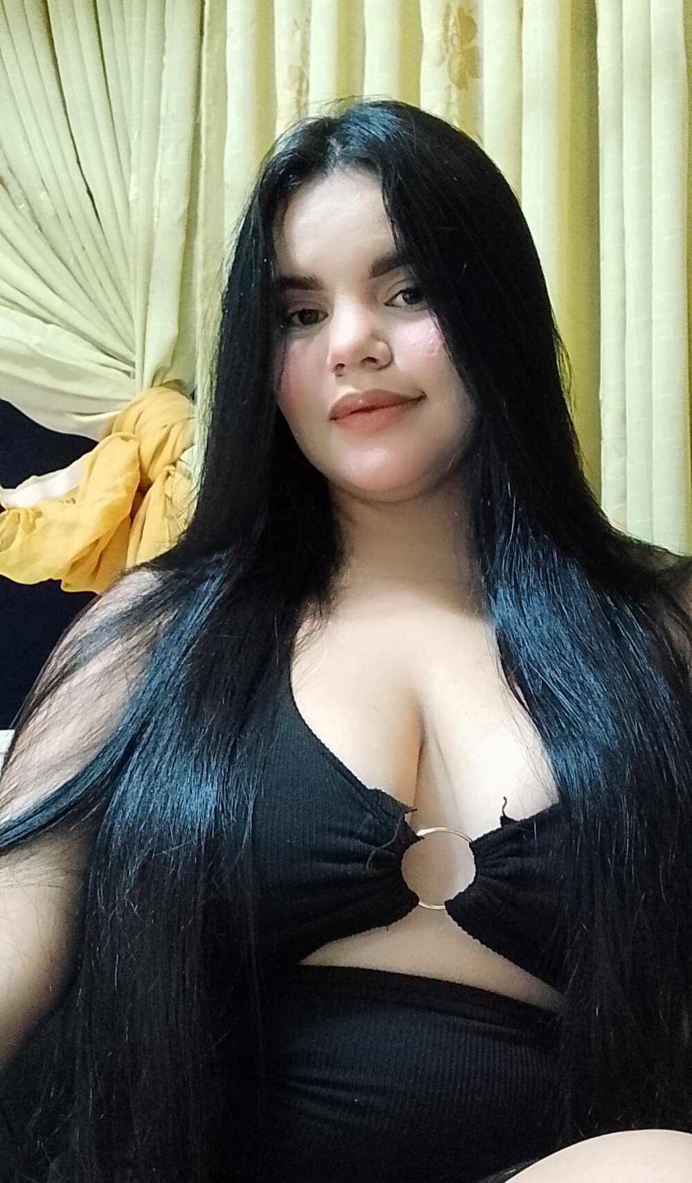 mega-camsex.com monica--hot livesex profile in latino cams