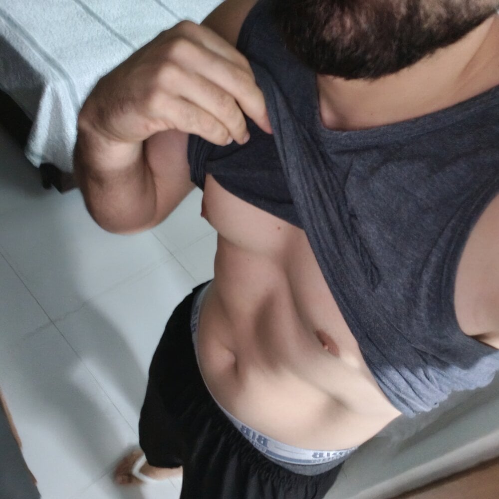 branquinhocasado20 Offline XXX-chat