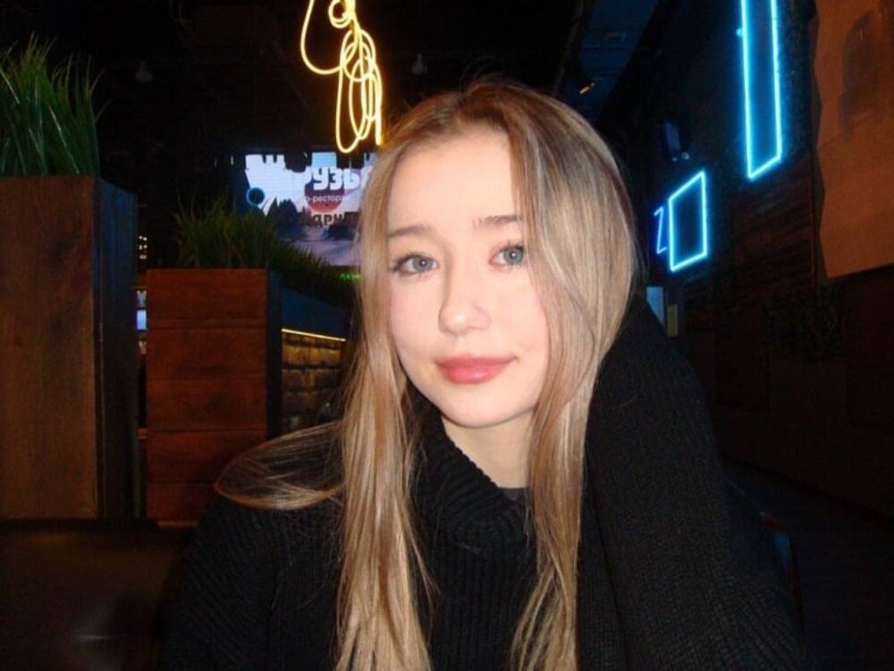 angel_leeks from stripchat