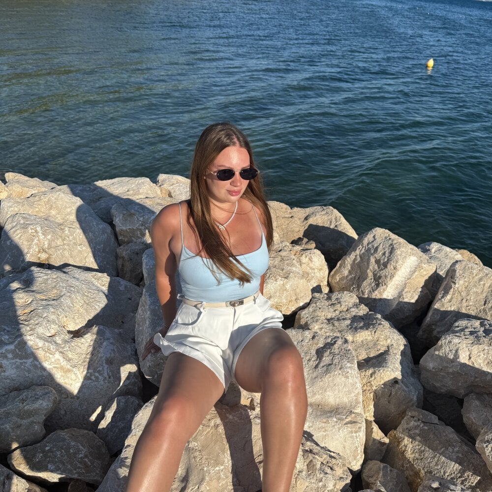 goodgirl2332 from stripchat
