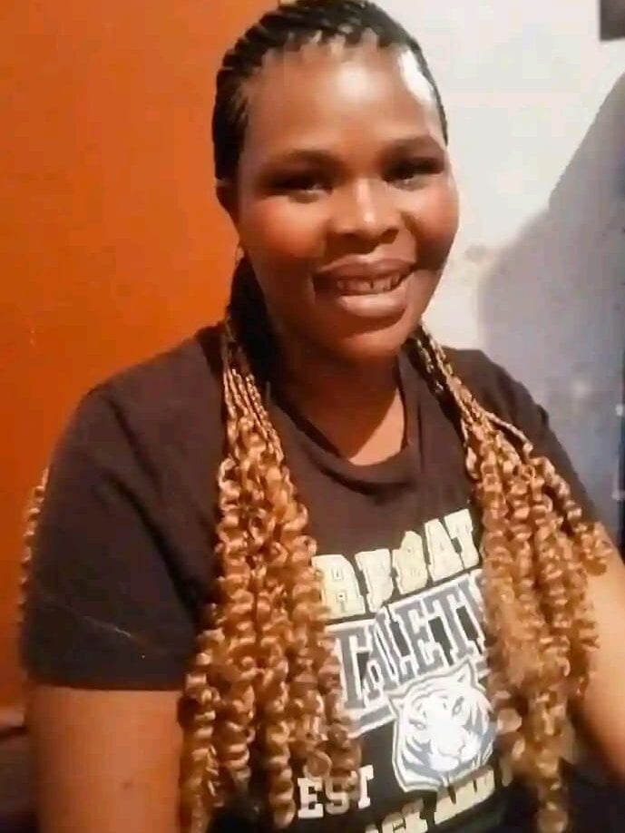 stripchat sexydarklady7 webcam profile pic via show2cam.com