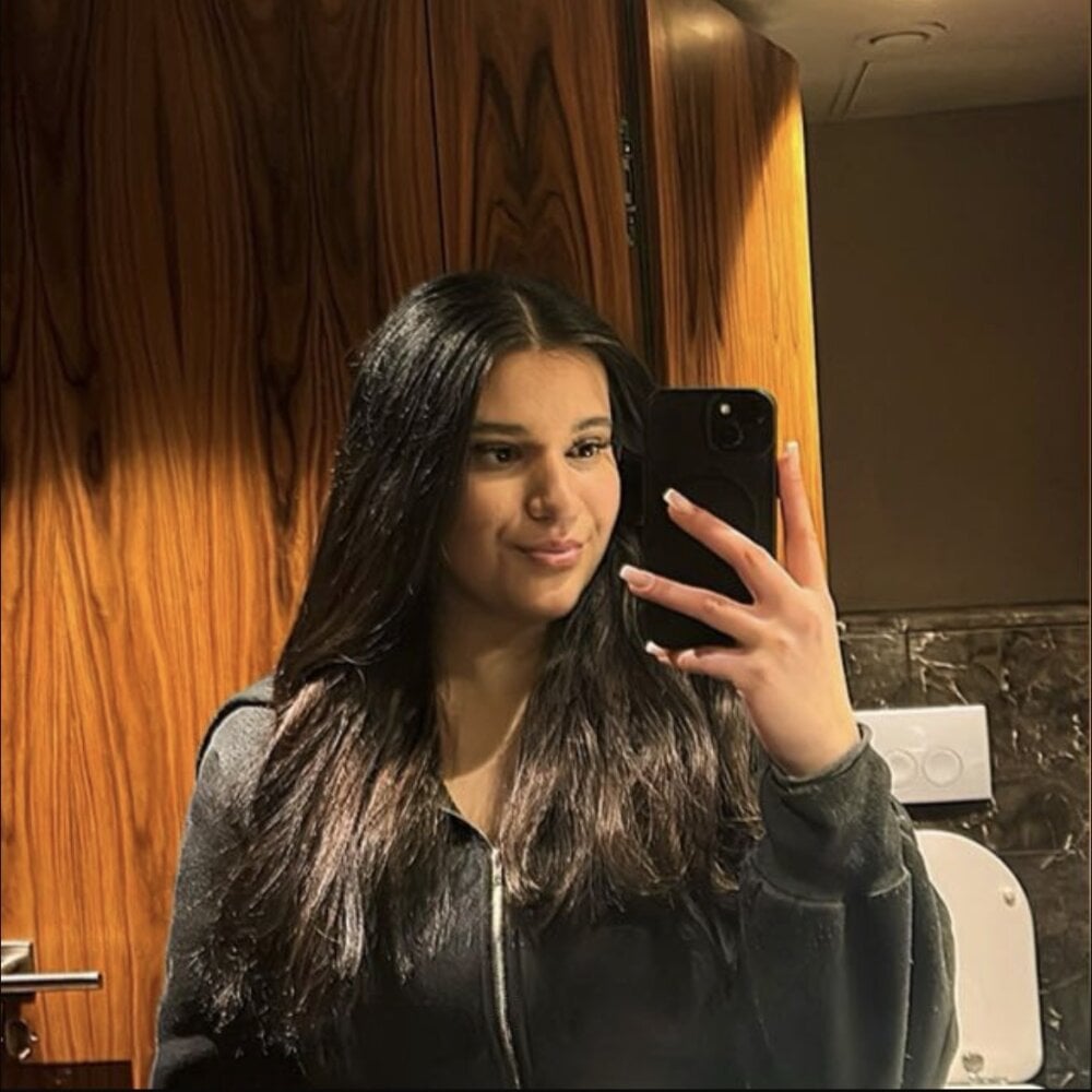 sexlivecamsites.com melissa_069 livesex profile in trimmed cams