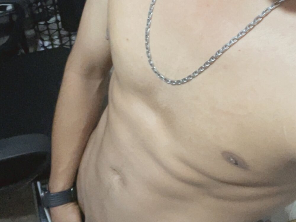 Rhobert9821's Offline XXX Chat