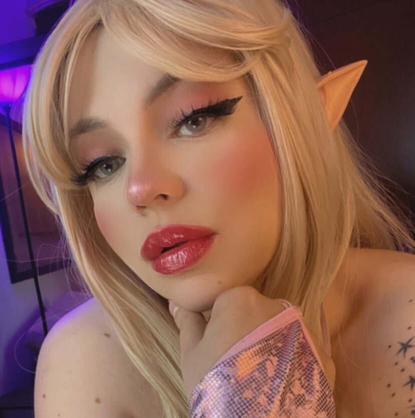Irinaa_Scarlett's chat room