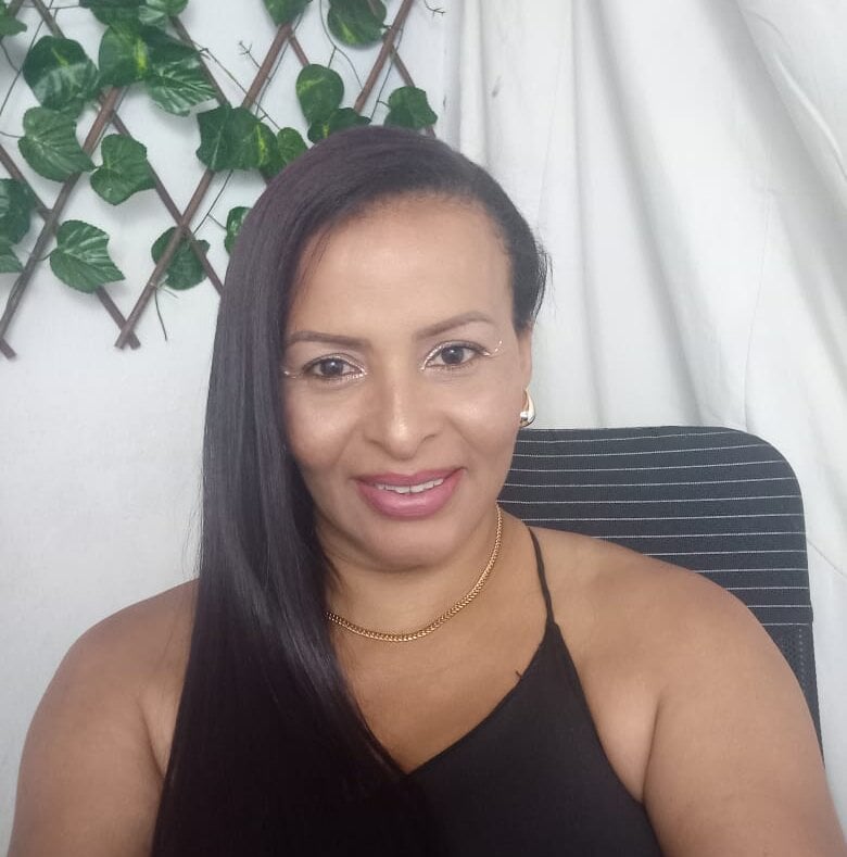 mega-camsex.com violetta_saenzz livesex profile in middleeastern cams