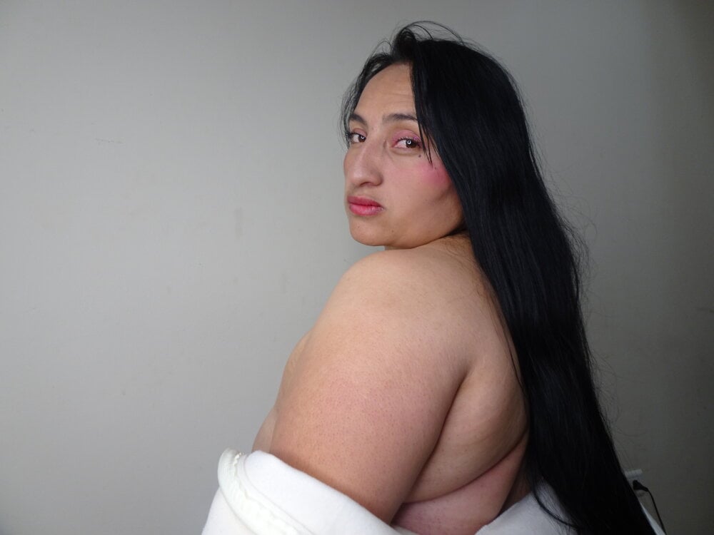 LauraYoselin_ profile