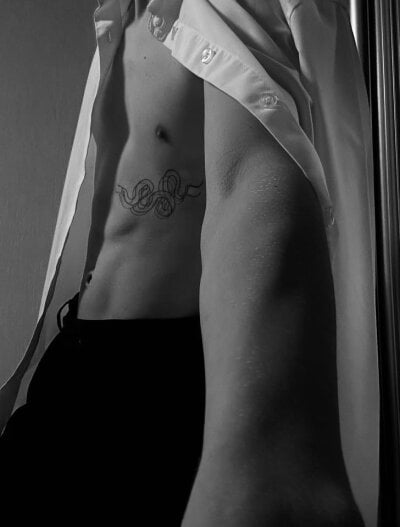 Walter_cute Male White Live Cam Chat