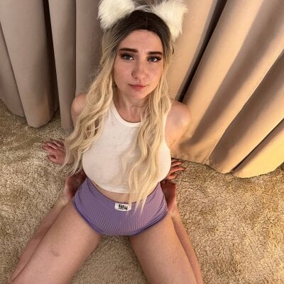 cecil_love_ from stripchat