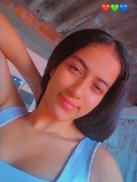 HalayaPrescott's Offline Chat Room