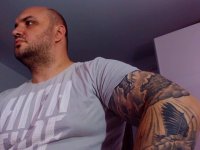 00MrMuscles' Offline XXX Chat
