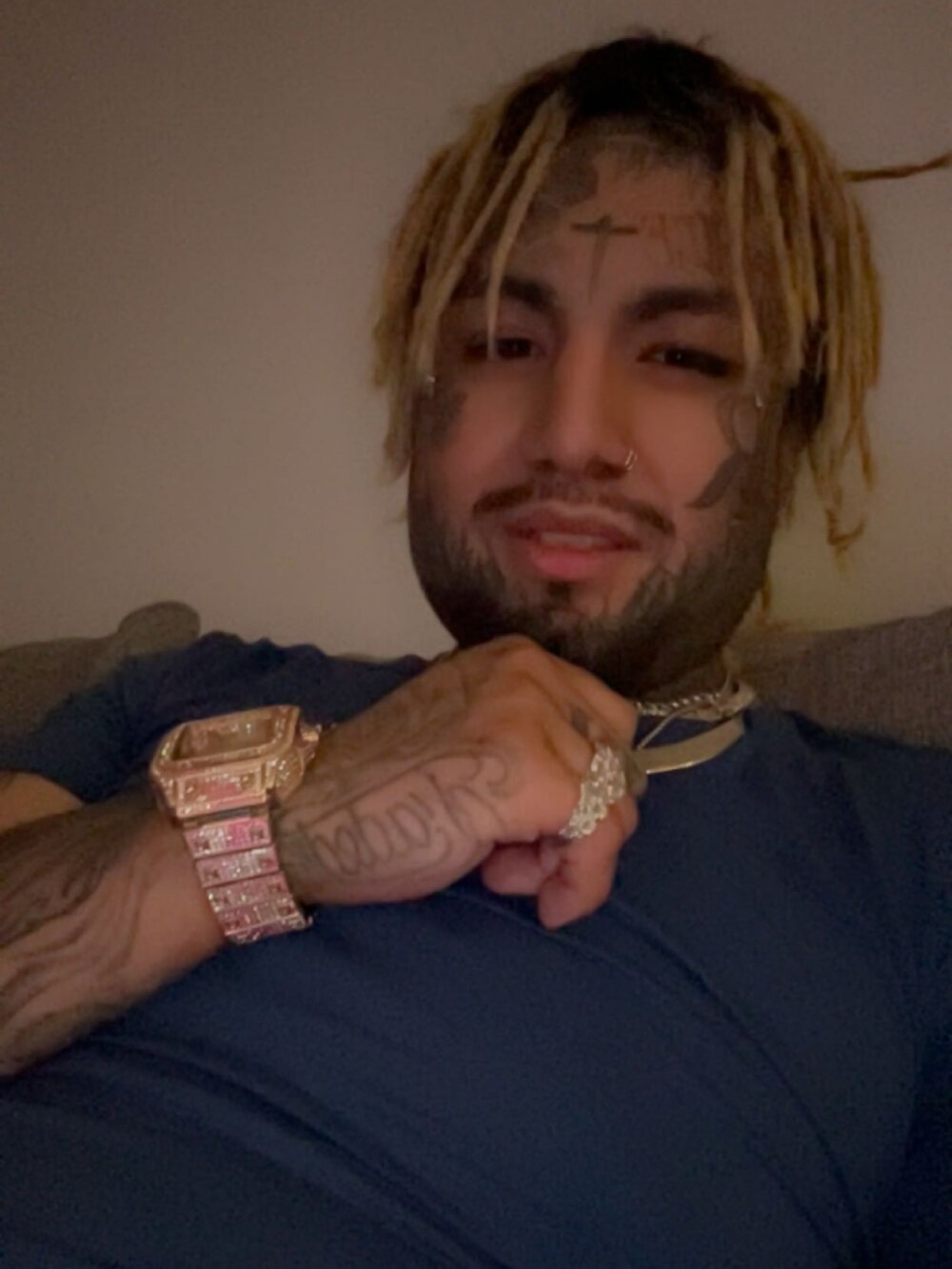 azazelihornyasf from stripchat