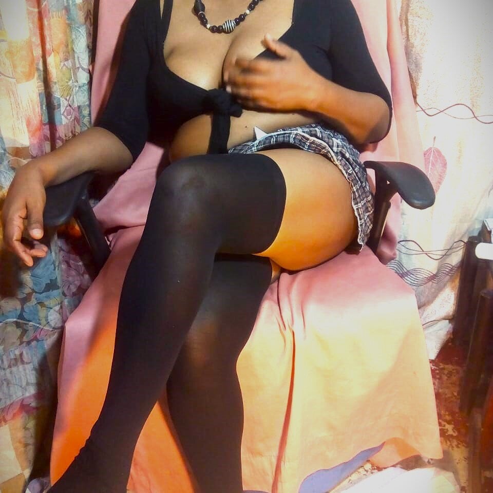 shani-akki live cam model at StripChat