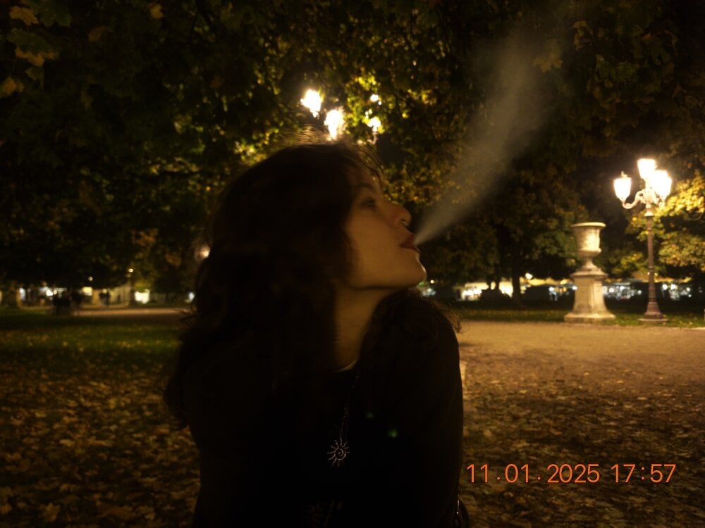 watchgirlcam.com sole252 livesex profile in in-ur-walls cams