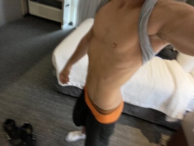 hot_shot_13 from stripchat