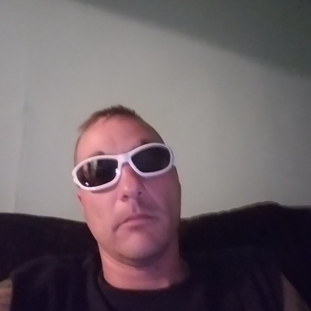 Johnlong78's Offline XXX Chat