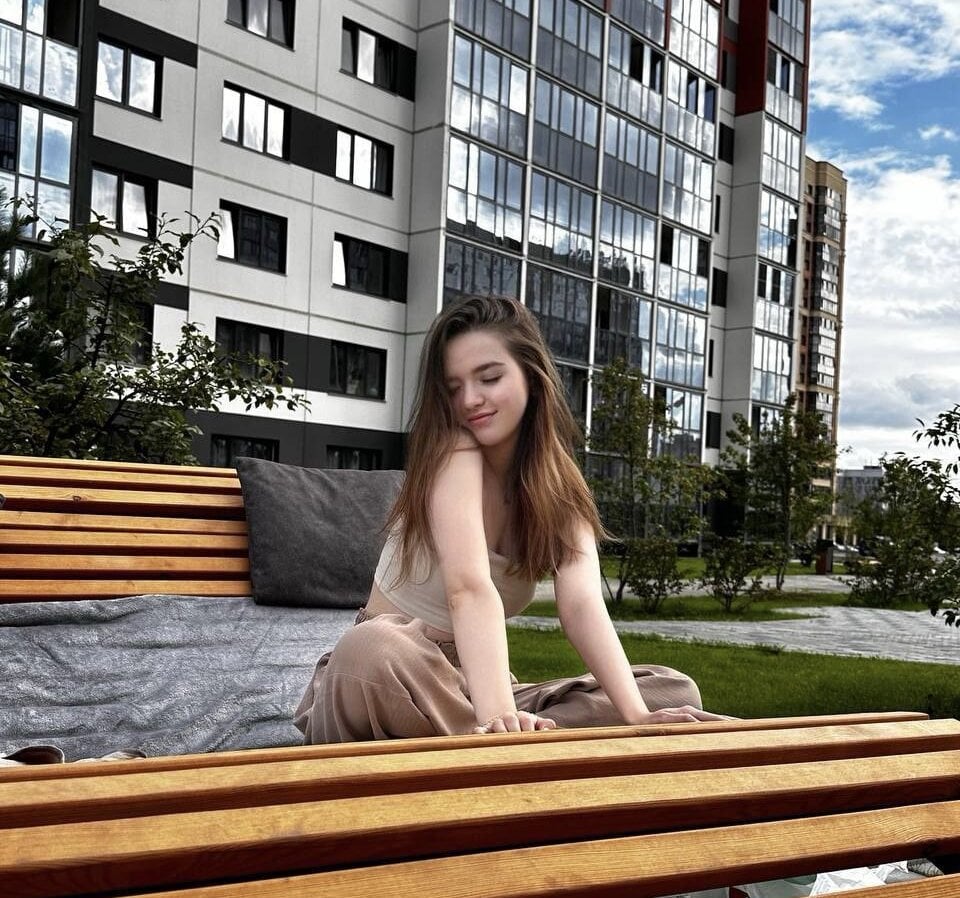 BellaDaviis profile