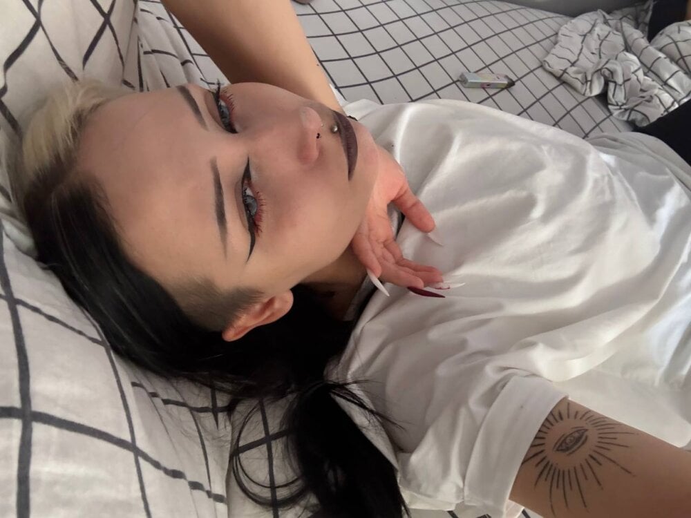 onaircams.com _justcass_ livesex profile in eeurope cams