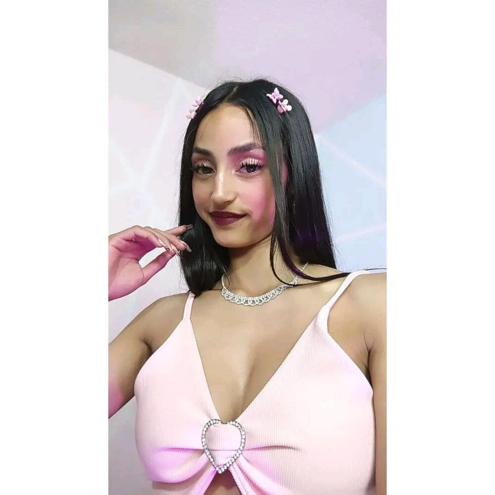Megan_Noha profile