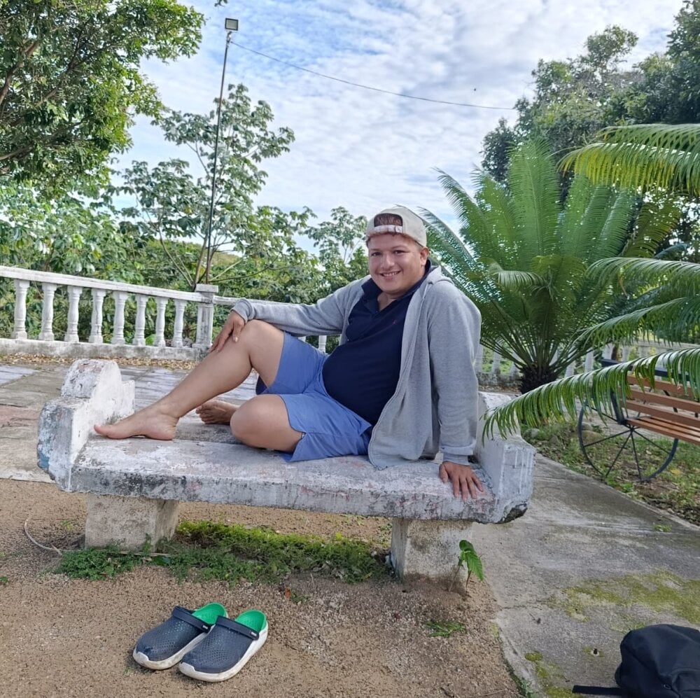 thecatsweet833's Offline XXX Chat