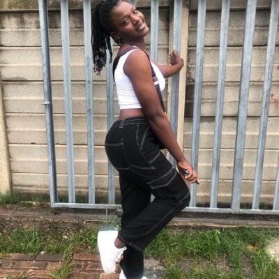 juicy-ass Live Cam on StripChat