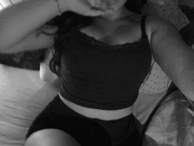 Emily_dirty0298 Female Striptease Online Webcam Adult