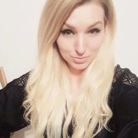 realcouple99's Offline Chat Room