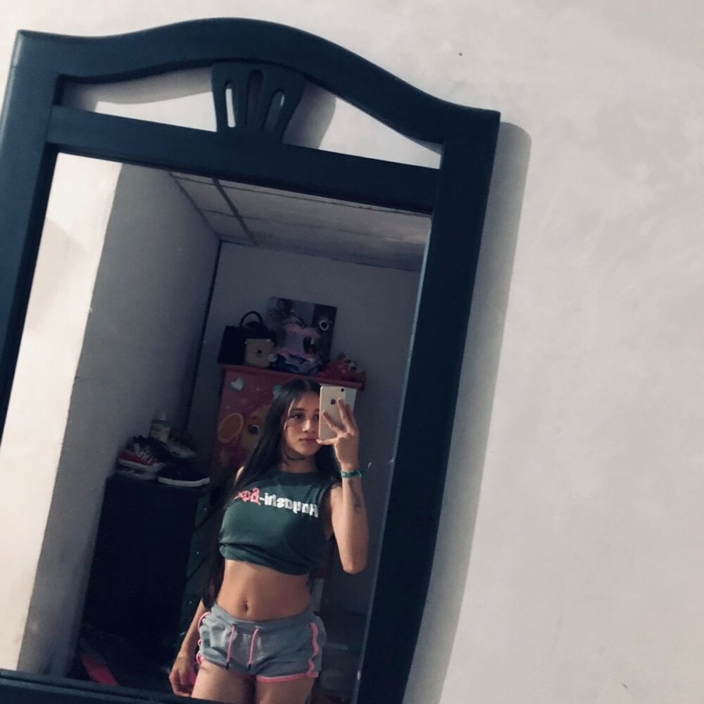 Arii_collins1's chat room