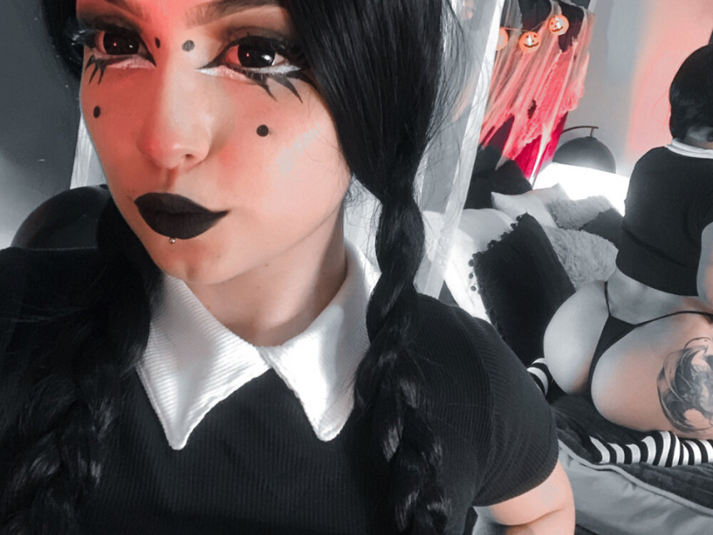 Live sex webcam photo for Adeelinee #290068867