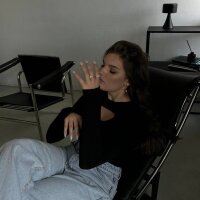 AlodieAppleberry's Offline XXX Chat