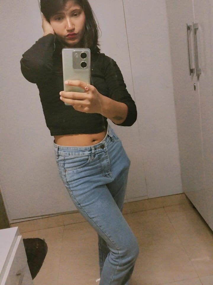 its_queen_divya from stripchat
