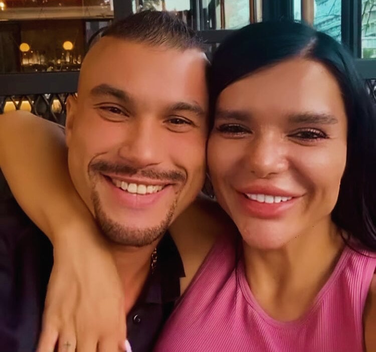 STRIPPERCOUPLE profile