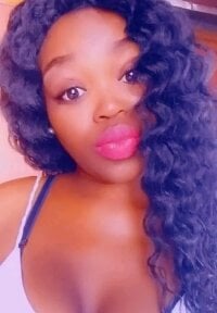 Spiceylipsbabe's Offline Chat Room