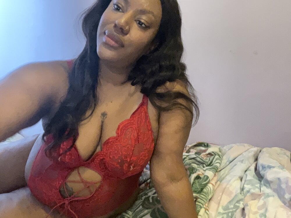 LavenderBuxton live cam model at StripChat