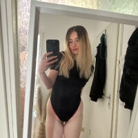 maraabellla's Offline Chat Room