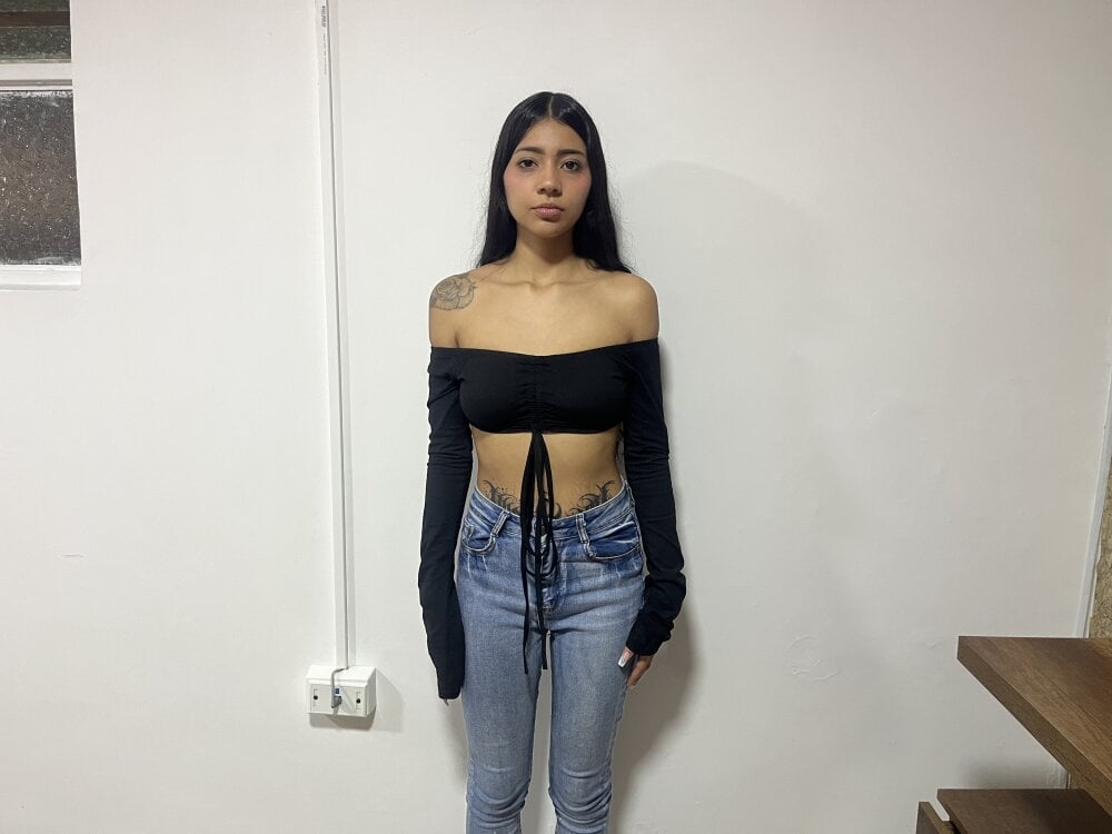sexlivecamsites.com amaiabotero livesex profile in in-ur-hearth-3 cams