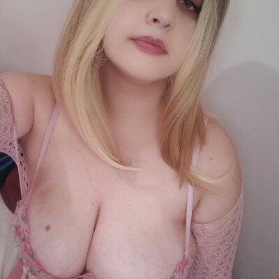 Lucy_barker on StripChat