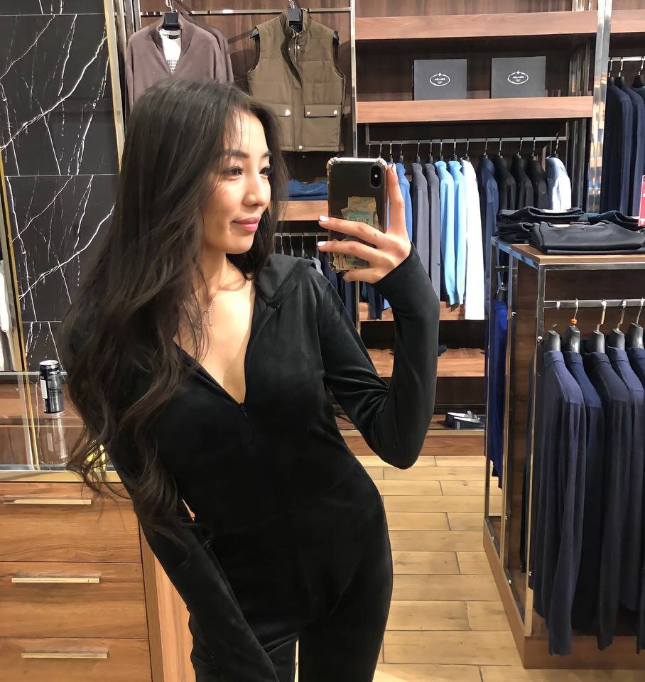 moon_flo_li 💡 naked cam chat