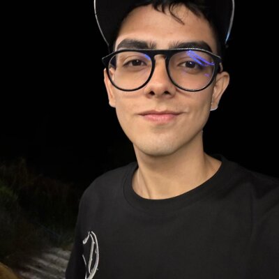 Colombian0baby Live Cam on StripChat