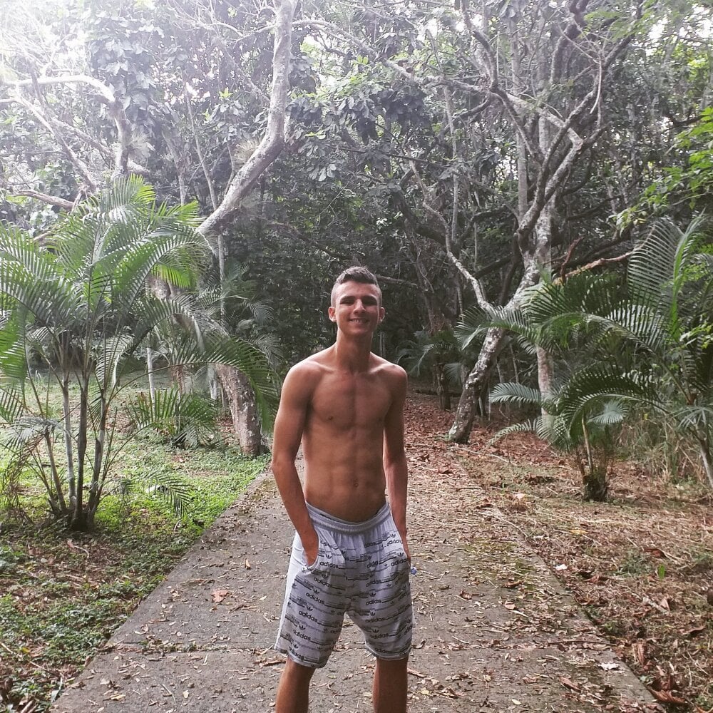 Andrewwloverpr profile