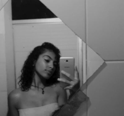 nikii21 from stripchat