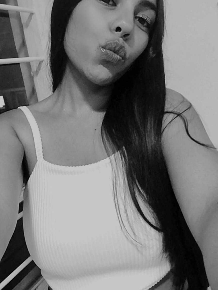 elif_hot profile