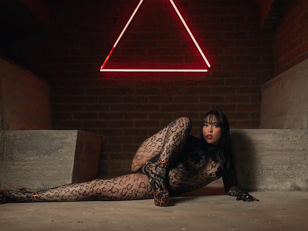 livesex.fan electrastorm_ livesex profile in land-of-pleasures cams