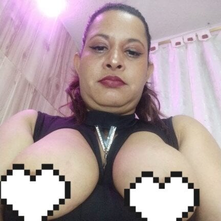 Camil4_milf_1 Adlı Modelin Çevrimdışı XXX Sohbeti