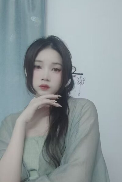 Qiqi-111Live Webcam