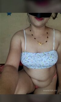 Model Hotmom108