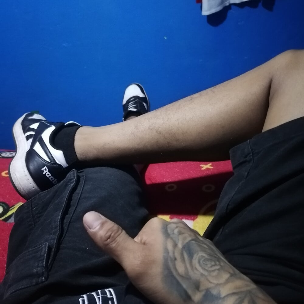 B4ldo25's Offline XXX Chat