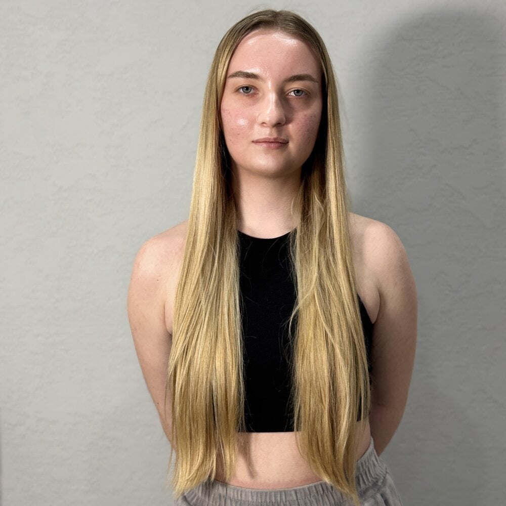 LucettaCreswell live cam model at StripChat