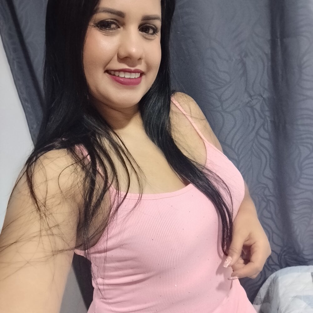 mega-camsex.net candy-samanthy livesex profile in latin cams